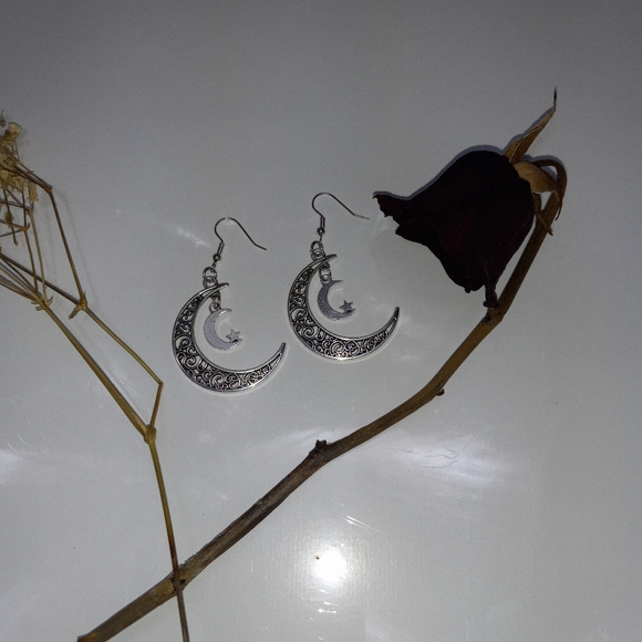 Crecent moon drop Dangle earings - Picture 7 of 12